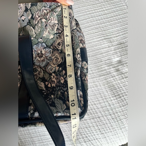 Overland Vintage 80’s Tapestry Weekender Bag - Picture 9 of 10